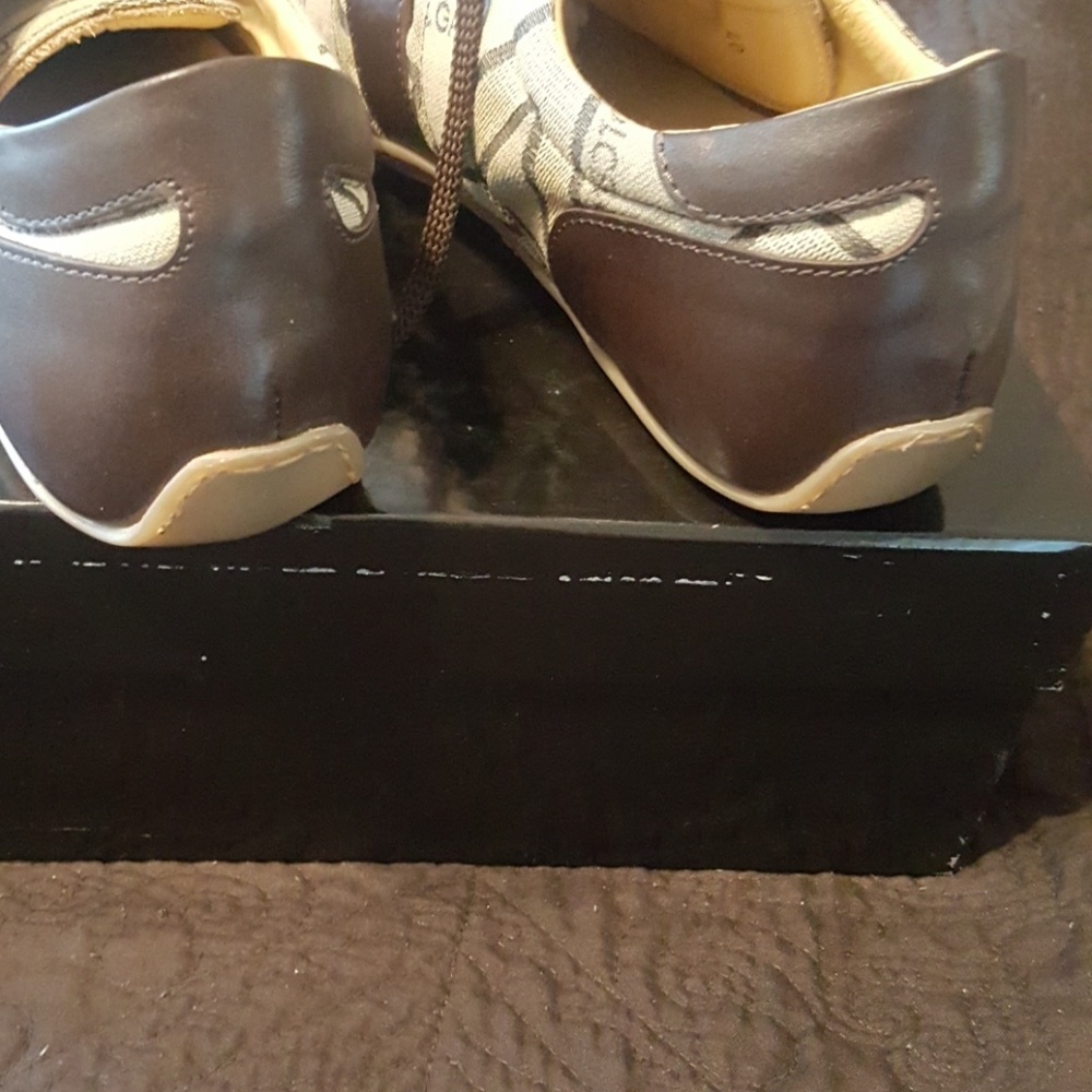 Shoes only - Picture 2 of 4